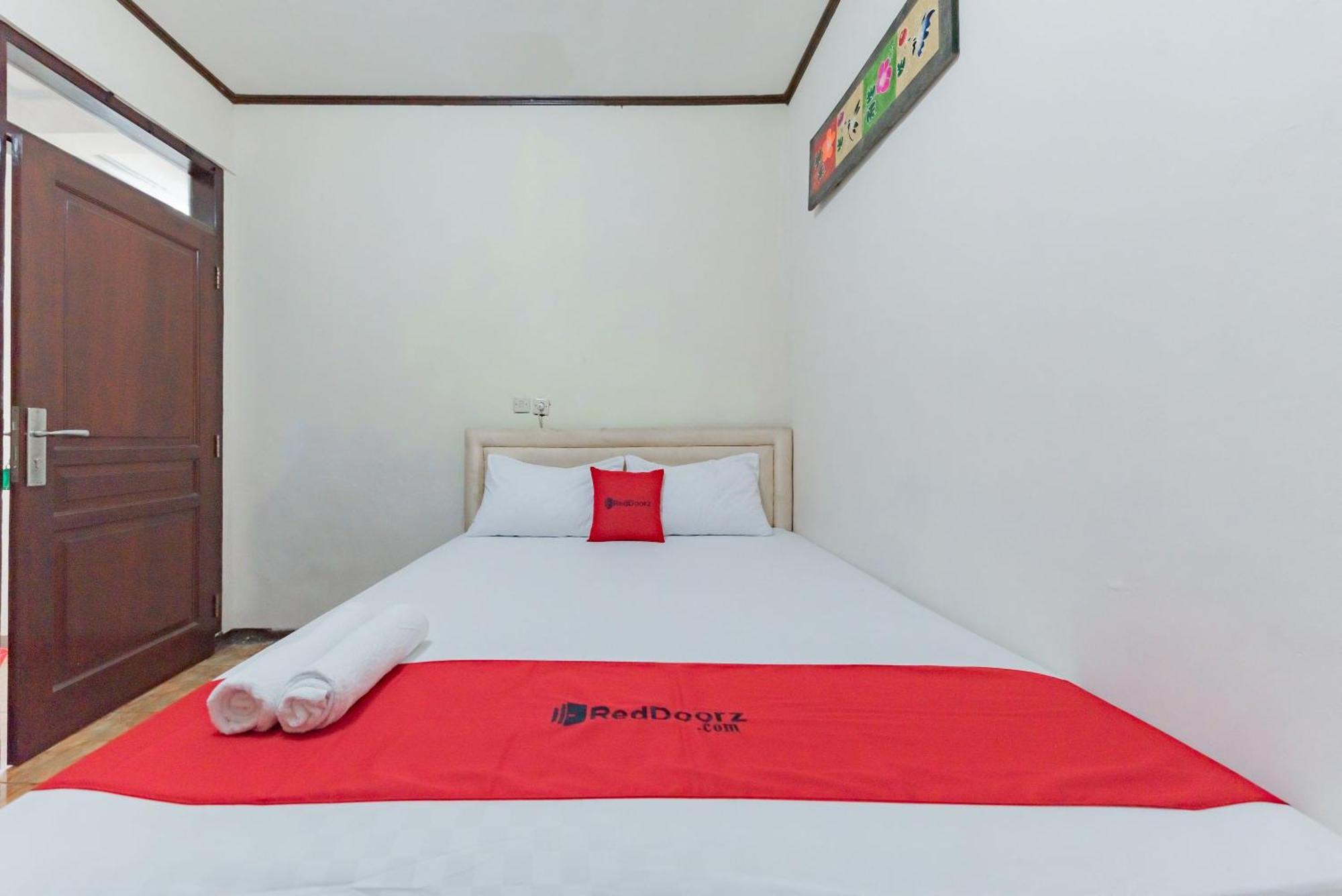 Hotel Reddoorz Near Cikole Lembang Exterior foto