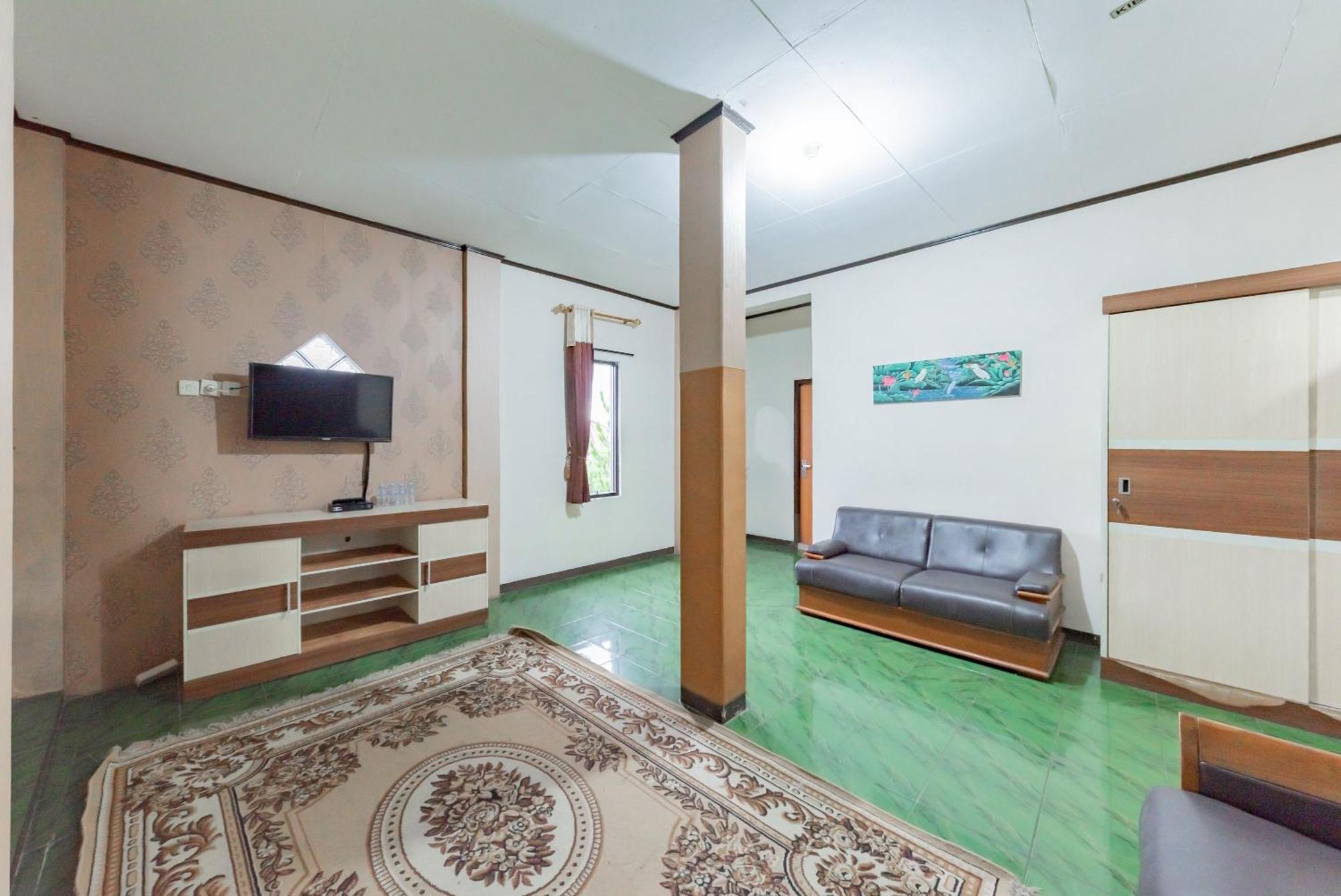 Hotel Reddoorz Near Cikole Lembang Exterior foto