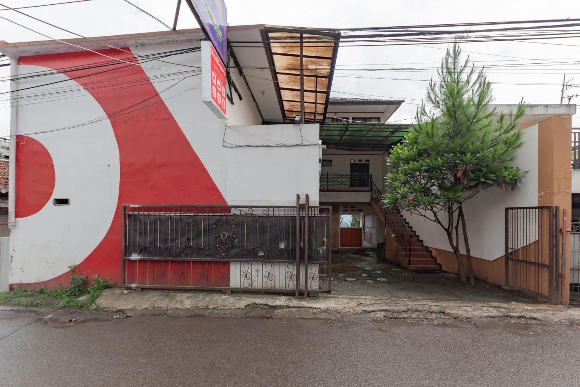 Hotel Reddoorz Near Cikole Lembang Exterior foto