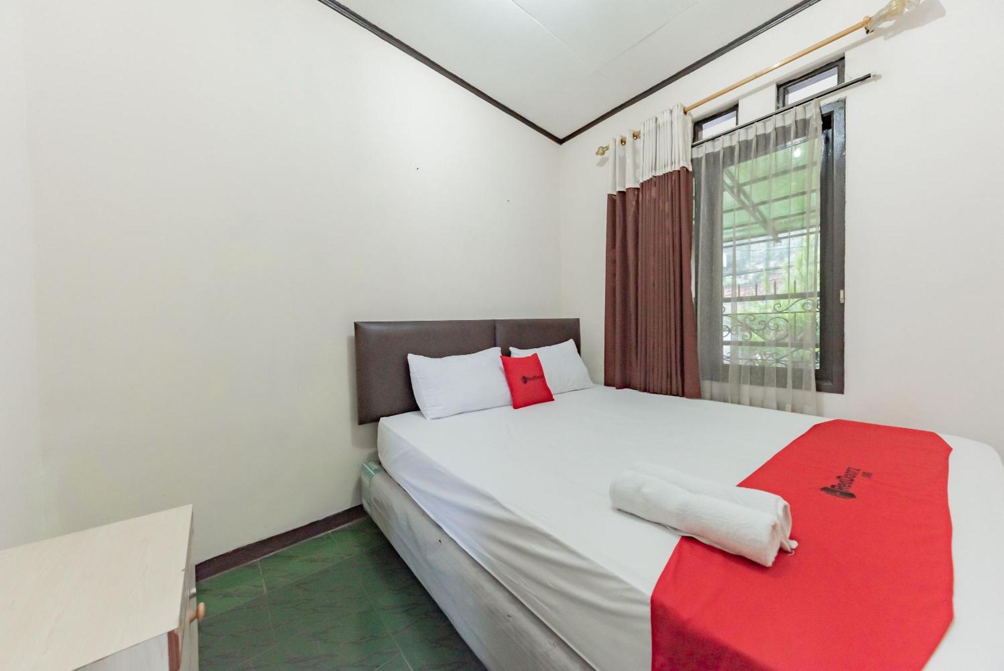Hotel Reddoorz Near Cikole Lembang Exterior foto