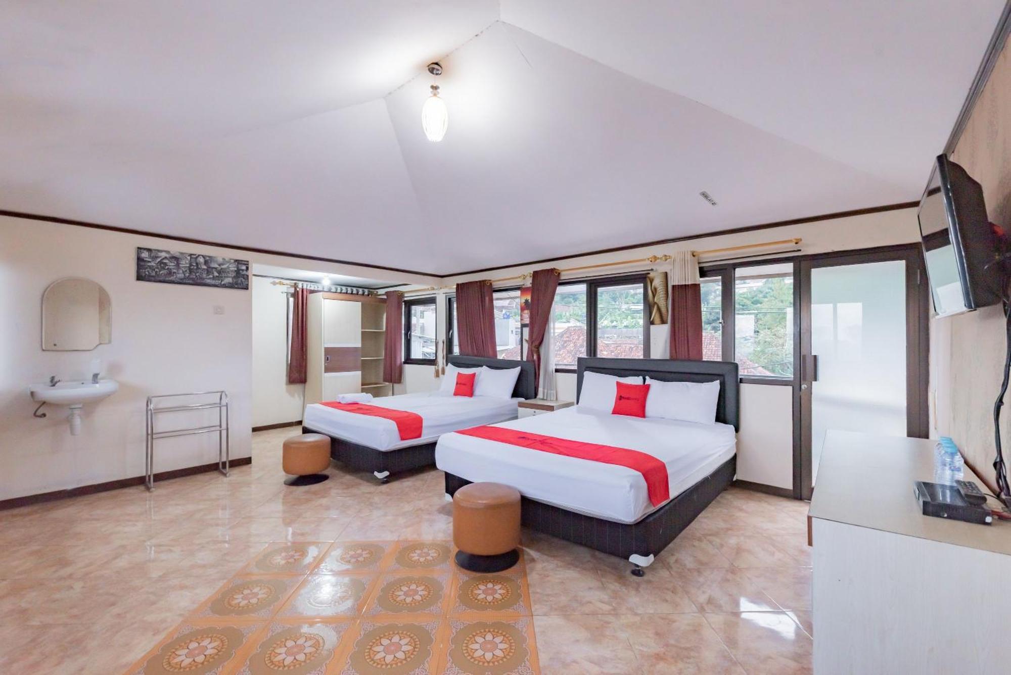 Hotel Reddoorz Near Cikole Lembang Exterior foto
