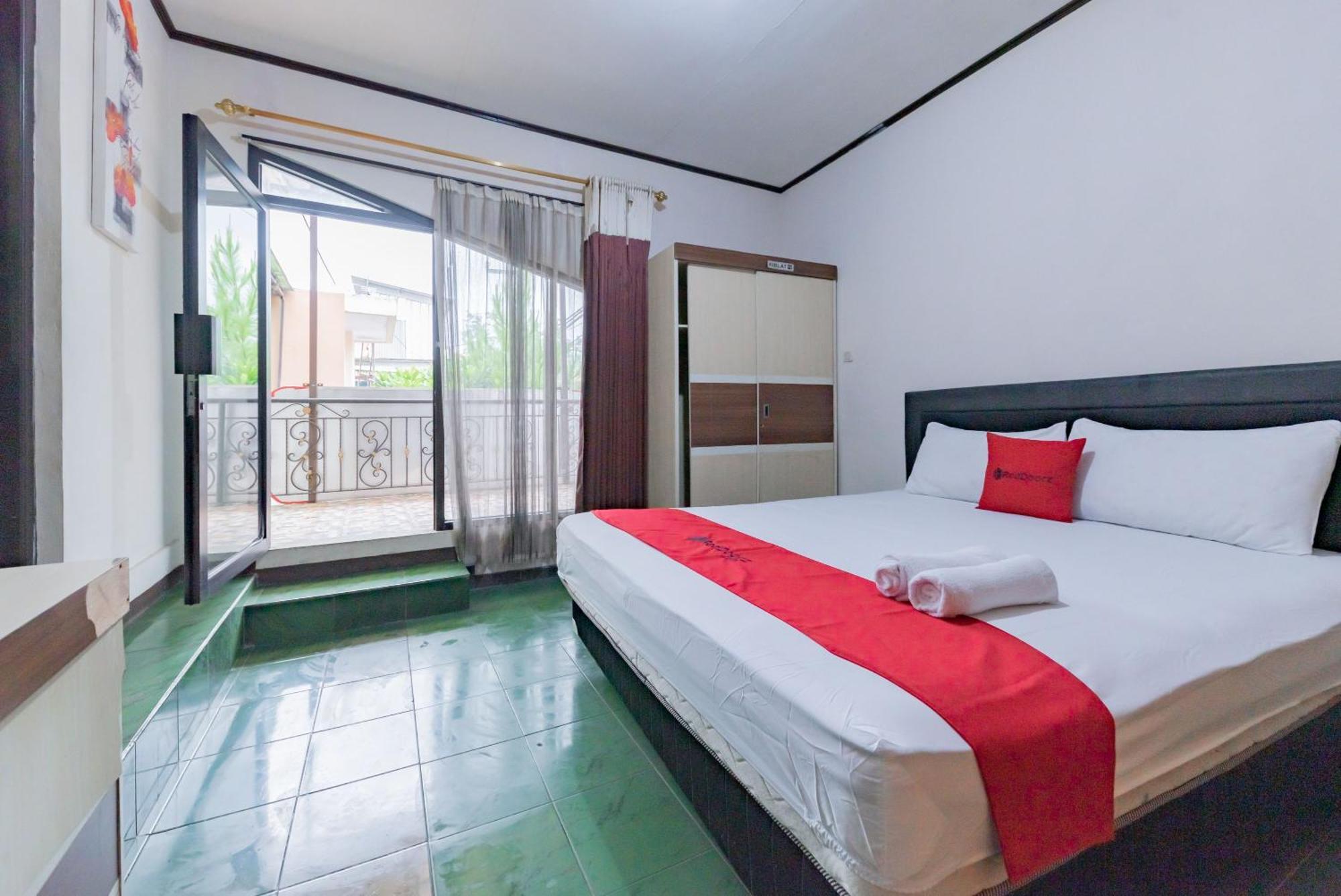 Hotel Reddoorz Near Cikole Lembang Exterior foto