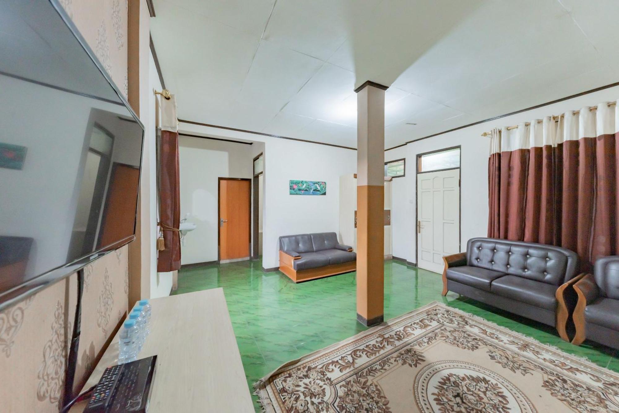 Hotel Reddoorz Near Cikole Lembang Exterior foto