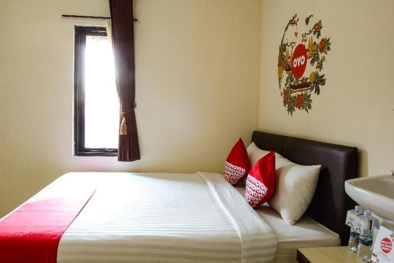 Hotel Reddoorz Near Cikole Lembang Zimmer foto
